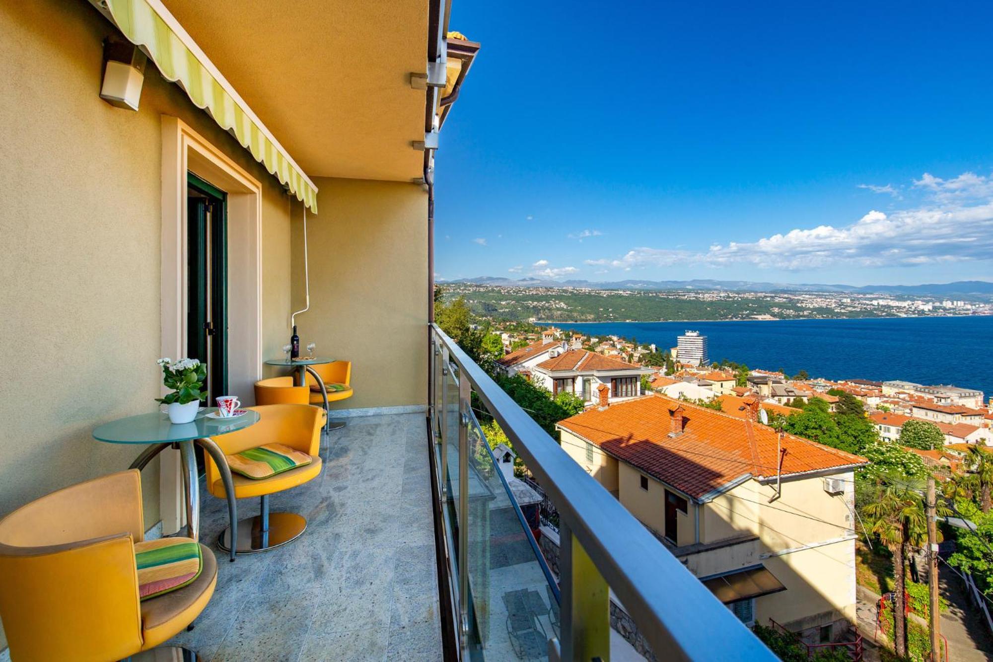 Lux Apartmani Opatija Eksteriør billede
