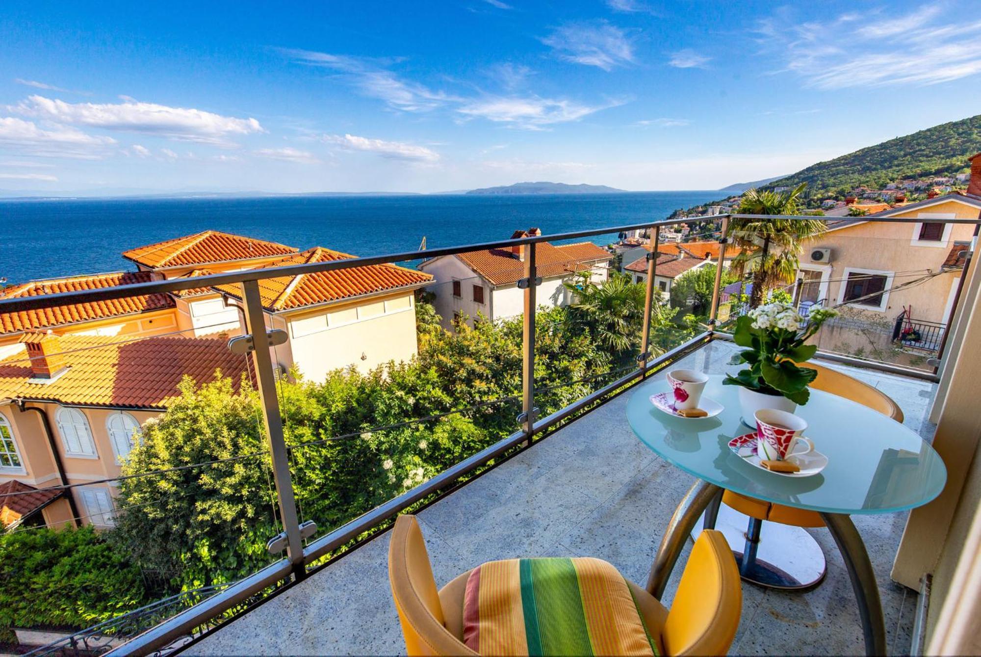 Lux Apartmani Opatija Eksteriør billede